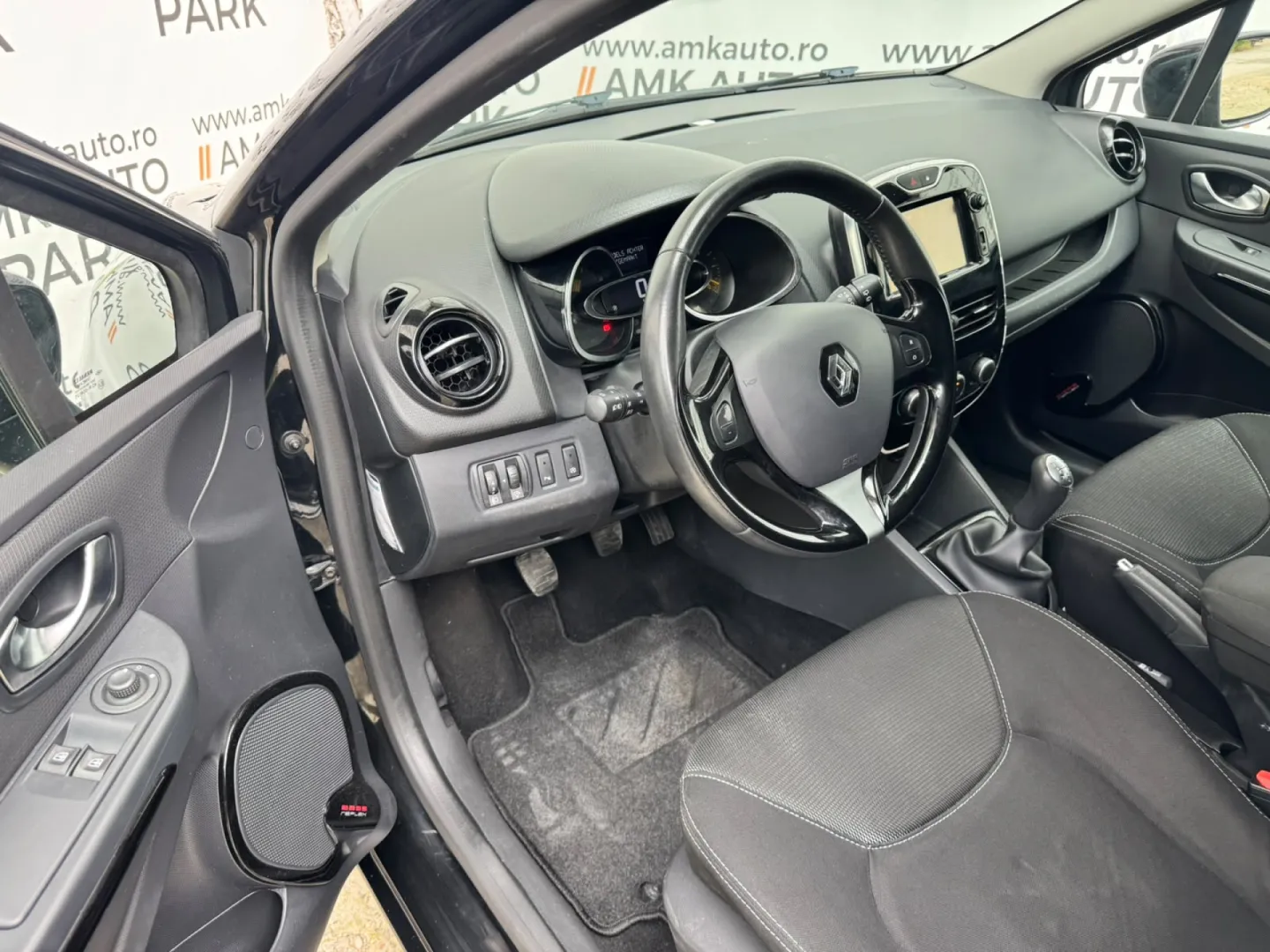 Cumpara/ Vinde online Renault  Clio 2015 SH, la cel mai bun pret pentru tine!