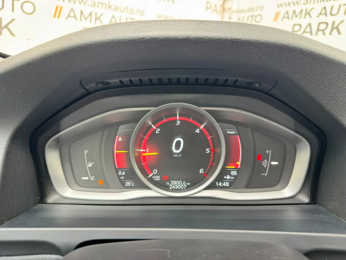 Cumpara/ Vinde online Volvo V60 2015 SH, la cel mai bun pret pentru tine!