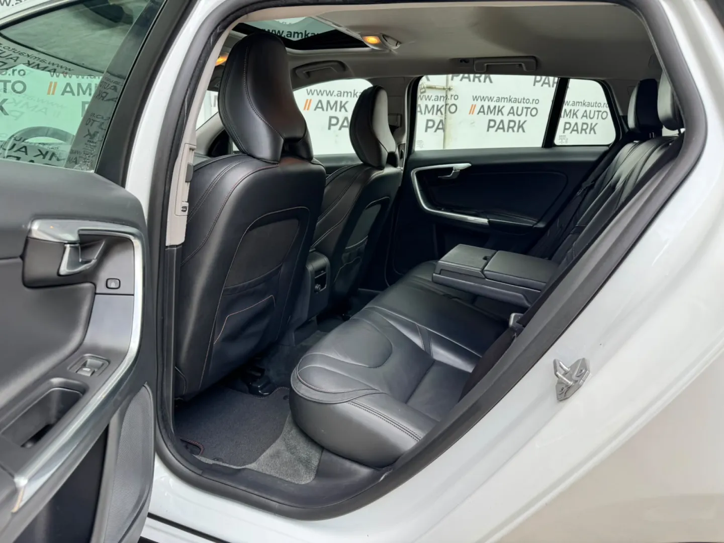 Cumpara/ Vinde online Volvo V60 2015 SH, la cel mai bun pret pentru tine!