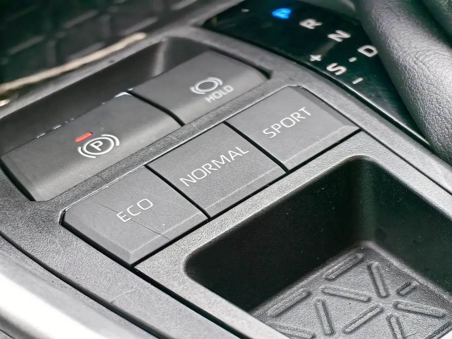 Cumpara/ Vinde online Toyota RAV 4 2021 SH, la cel mai bun pret pentru tine!