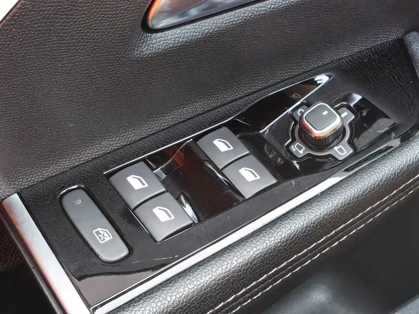 Cumpara/ Vinde online Opel Astra 2023 SH, la cel mai bun pret pentru tine!
