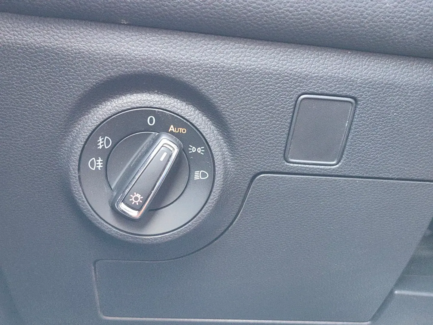 Cumpara/ Vinde online Seat Arona 2020 SH, la cel mai bun pret pentru tine!