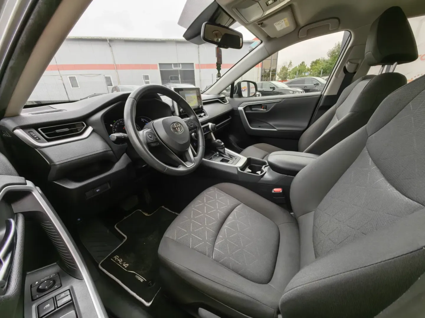 Cumpara/ Vinde online Toyota RAV 4 2021 SH, la cel mai bun pret pentru tine!