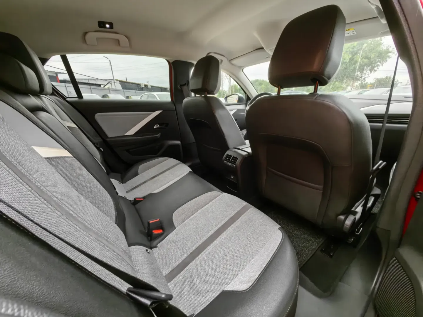 Cumpara/ Vinde online Opel Astra 2023 SH, la cel mai bun pret pentru tine!