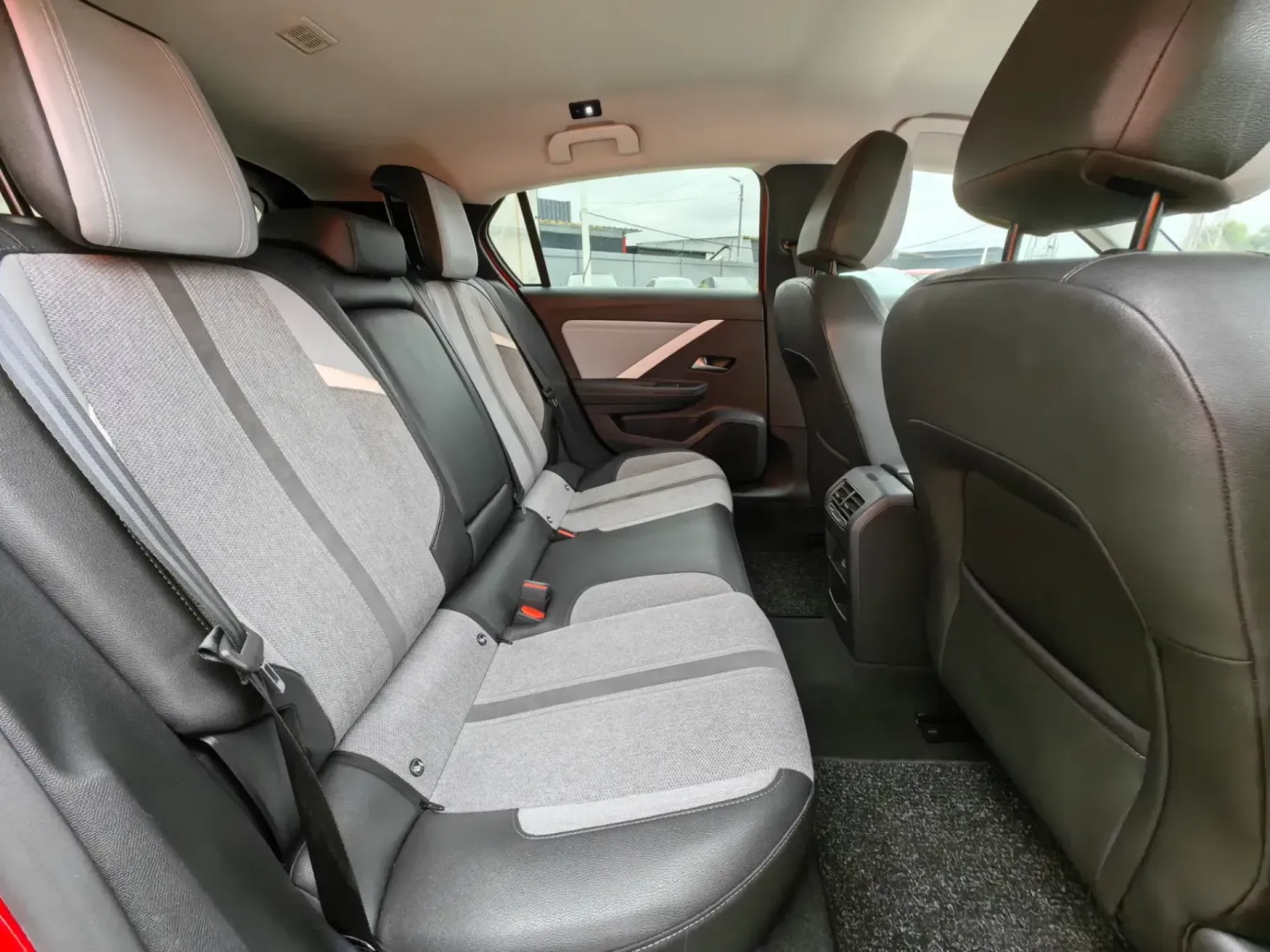 Cumpara/ Vinde online Opel Astra 2023 SH, la cel mai bun pret pentru tine!