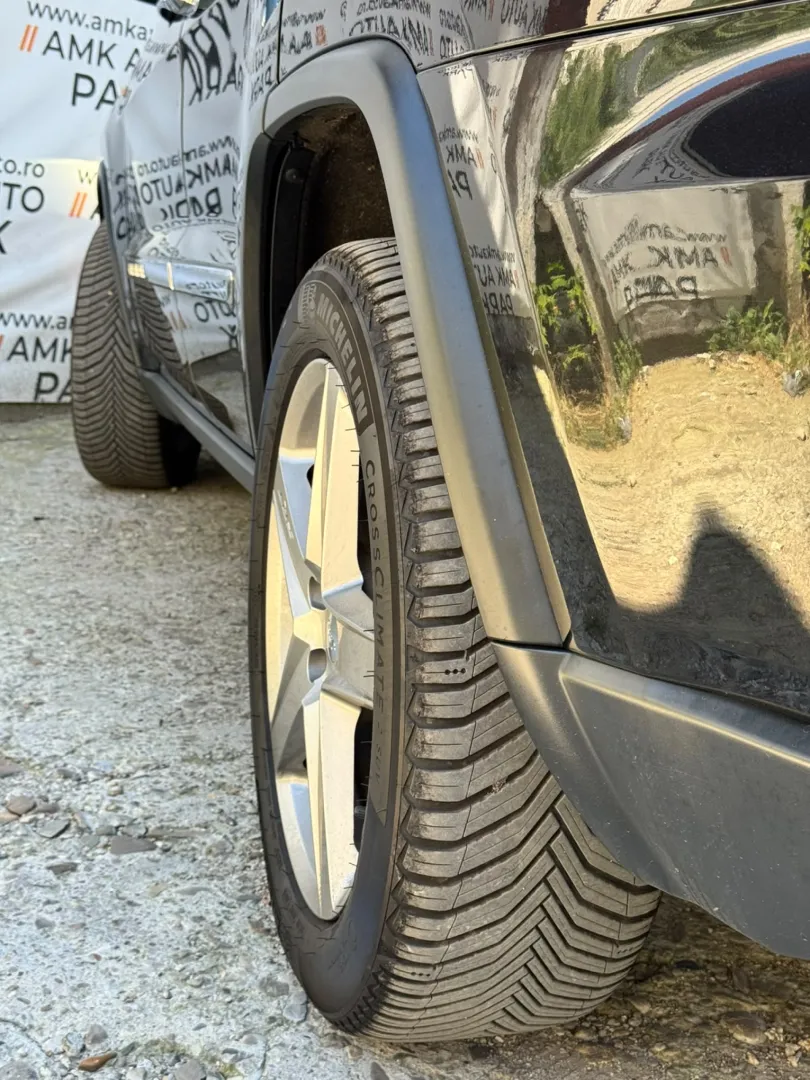Cumpara/ Vinde online Jeep Grand Cherokee 2012 SH, la cel mai bun pret pentru tine!