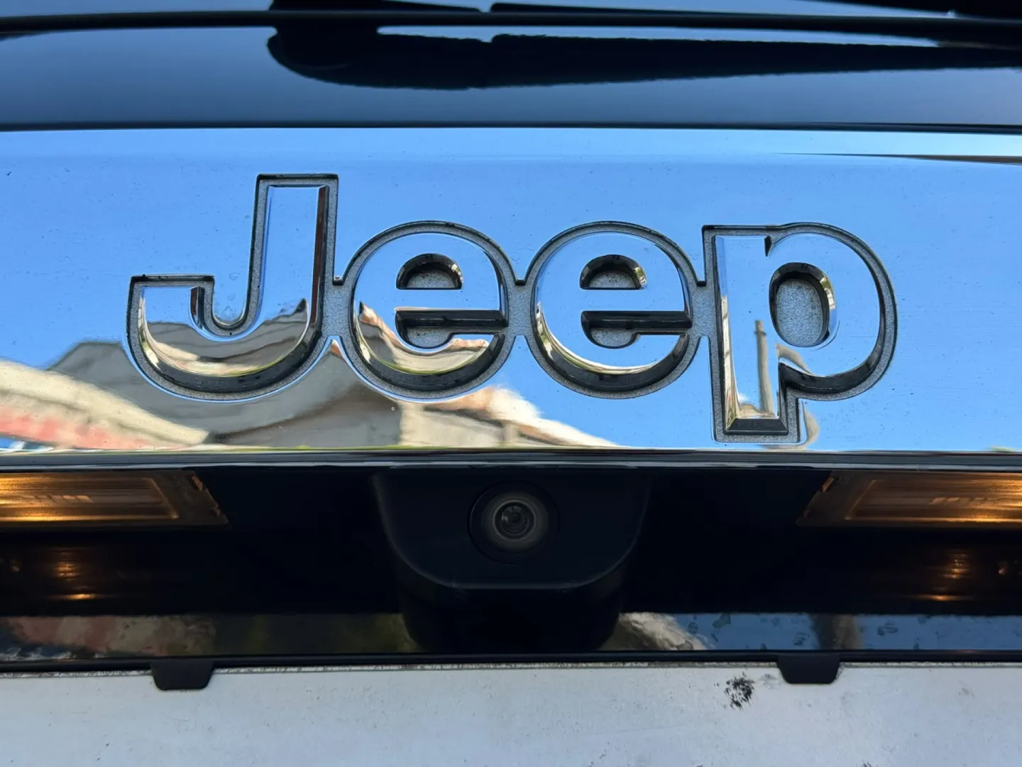 Cumpara/ Vinde online Jeep Grand Cherokee 2012 SH, la cel mai bun pret pentru tine!
