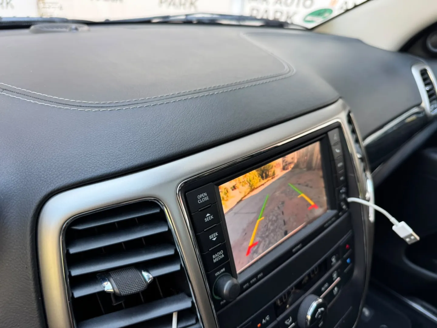 Cumpara/ Vinde online Jeep Grand Cherokee 2012 SH, la cel mai bun pret pentru tine!