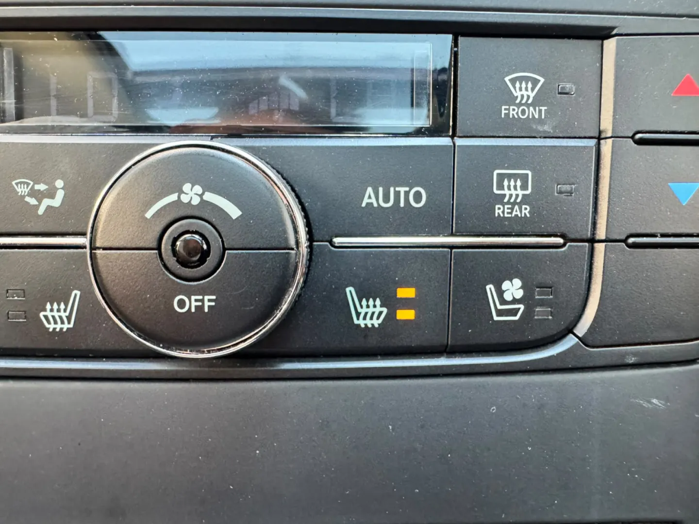 Cumpara/ Vinde online Jeep Grand Cherokee 2012 SH, la cel mai bun pret pentru tine!