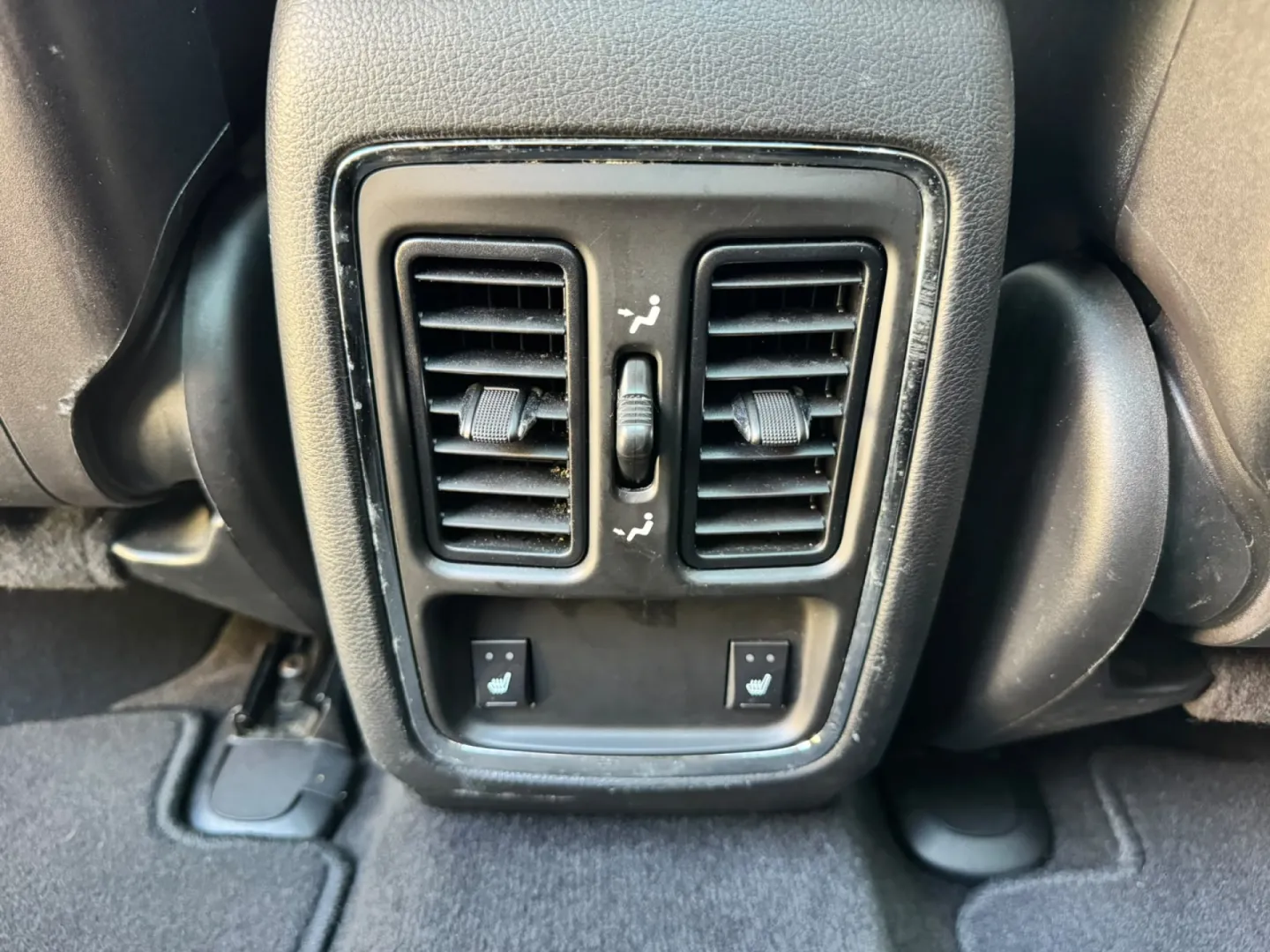 Cumpara/ Vinde online Jeep Grand Cherokee 2012 SH, la cel mai bun pret pentru tine!