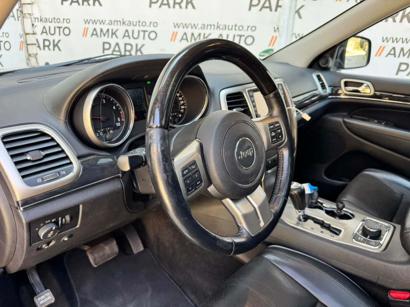 Cumpara/ Vinde online Jeep Grand Cherokee 2012 SH, la cel mai bun pret pentru tine!