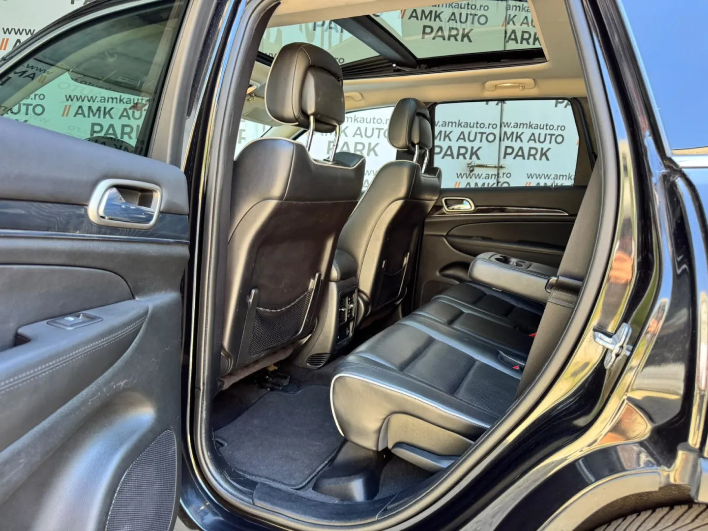 Cumpara/ Vinde online Jeep Grand Cherokee 2012 SH, la cel mai bun pret pentru tine!