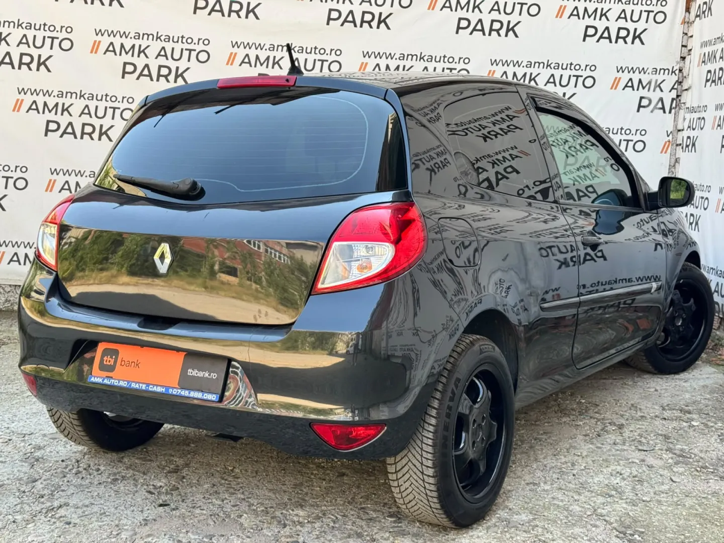 Cumpara/ Vinde online Renault  Clio 2009 SH, la cel mai bun pret pentru tine!