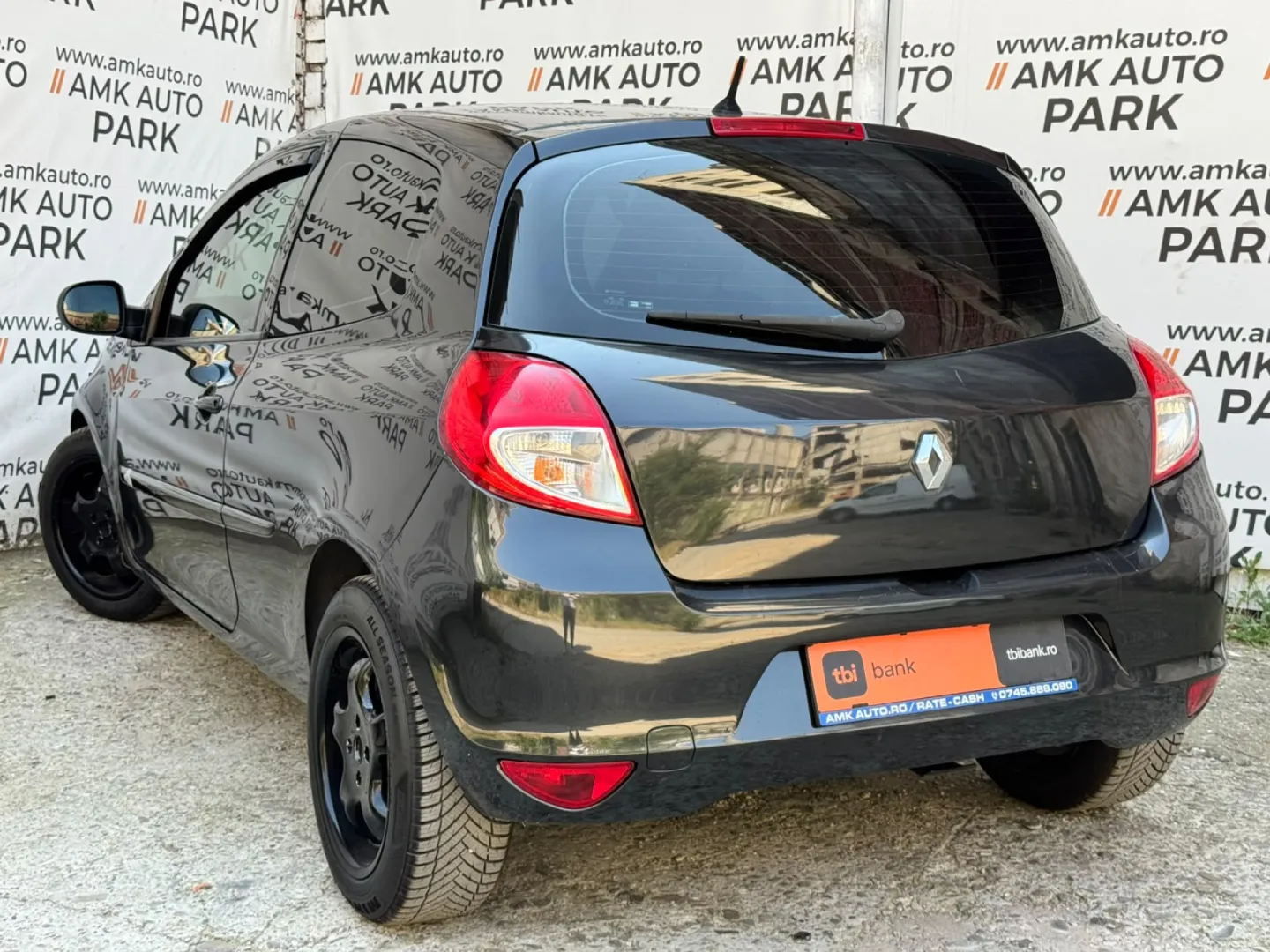 Cumpara/ Vinde online Renault  Clio 2009 SH, la cel mai bun pret pentru tine!