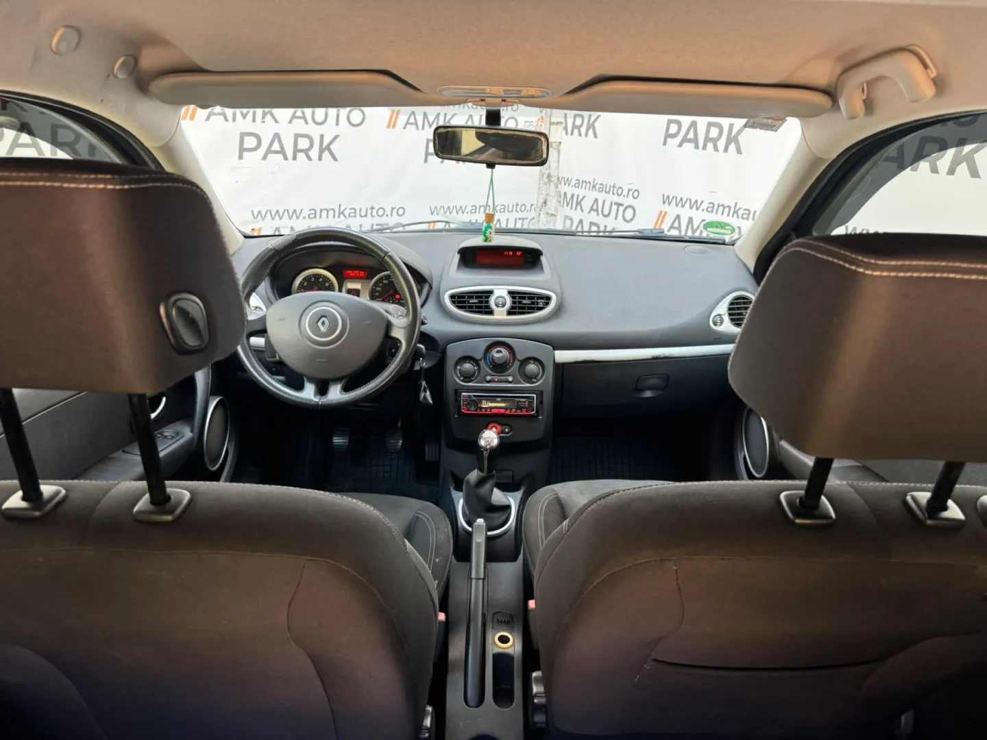 Cumpara/ Vinde online Renault  Clio 2009 SH, la cel mai bun pret pentru tine!