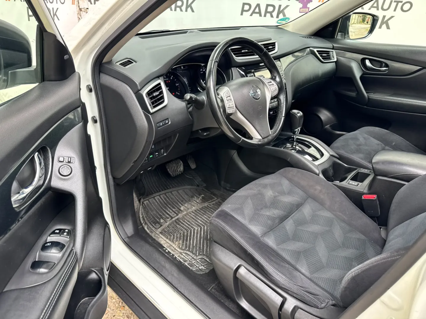 Cumpara/ Vinde online Nissan X-Trail 2015 SH, la cel mai bun pret pentru tine!