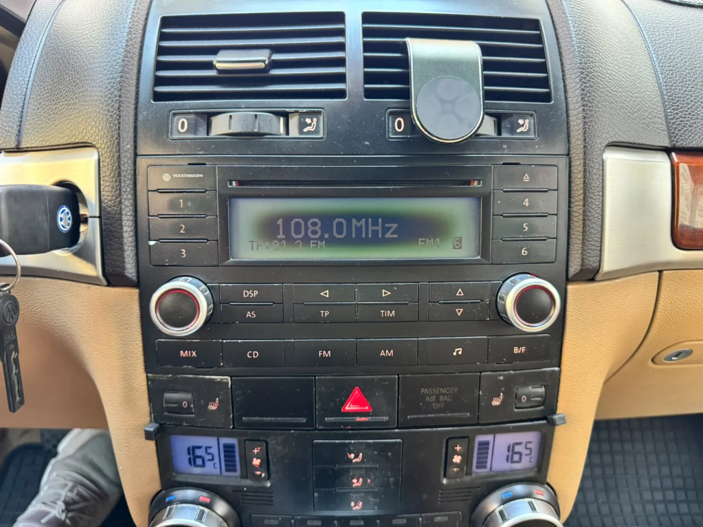 Cumpara/ Vinde online Volkswagen Touareg 2006 SH, la cel mai bun pret pentru tine!