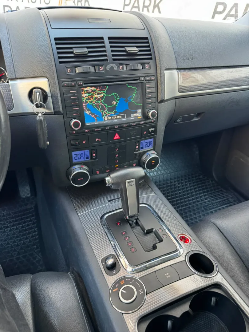Cumpara/ Vinde online Volkswagen Touareg 2007 SH, la cel mai bun pret pentru tine!