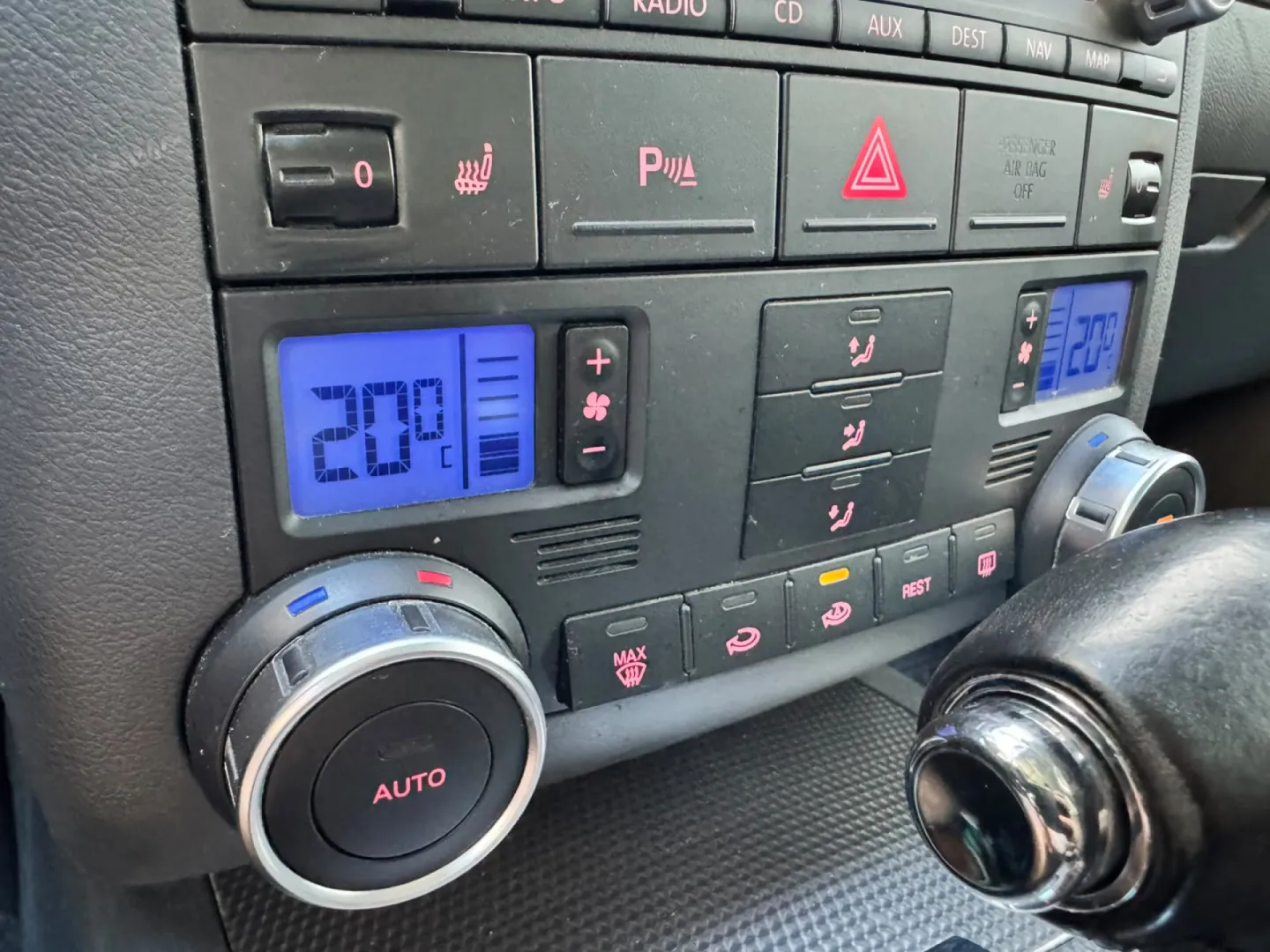 Cumpara/ Vinde online Volkswagen Touareg 2007 SH, la cel mai bun pret pentru tine!