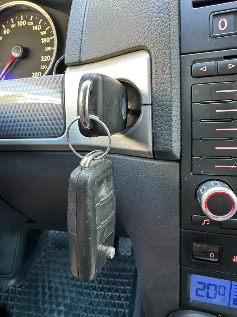 Cumpara/ Vinde online Volkswagen Touareg 2007 SH, la cel mai bun pret pentru tine!