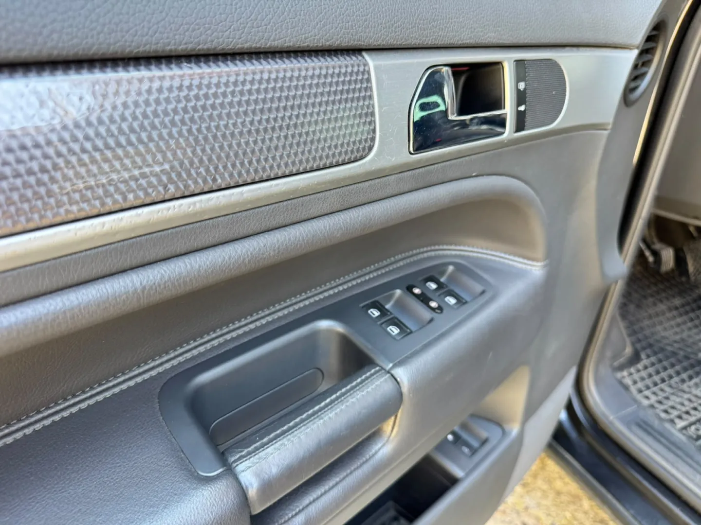 Cumpara/ Vinde online Volkswagen Touareg 2007 SH, la cel mai bun pret pentru tine!