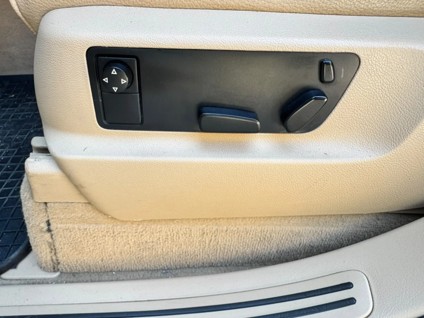 Cumpara/ Vinde online Volkswagen Touareg 2006 SH, la cel mai bun pret pentru tine!