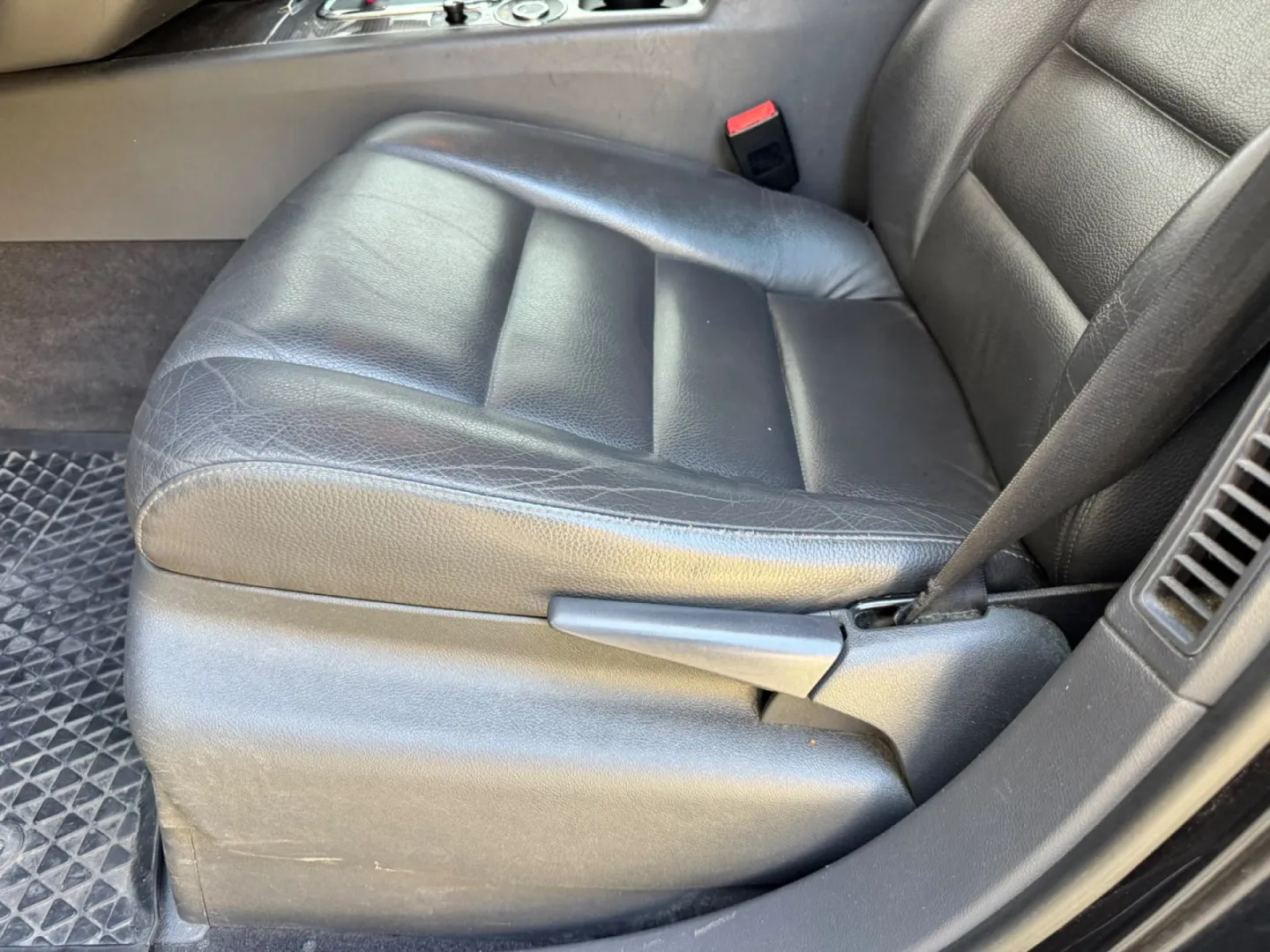 Cumpara/ Vinde online Volkswagen Touareg 2007 SH, la cel mai bun pret pentru tine!
