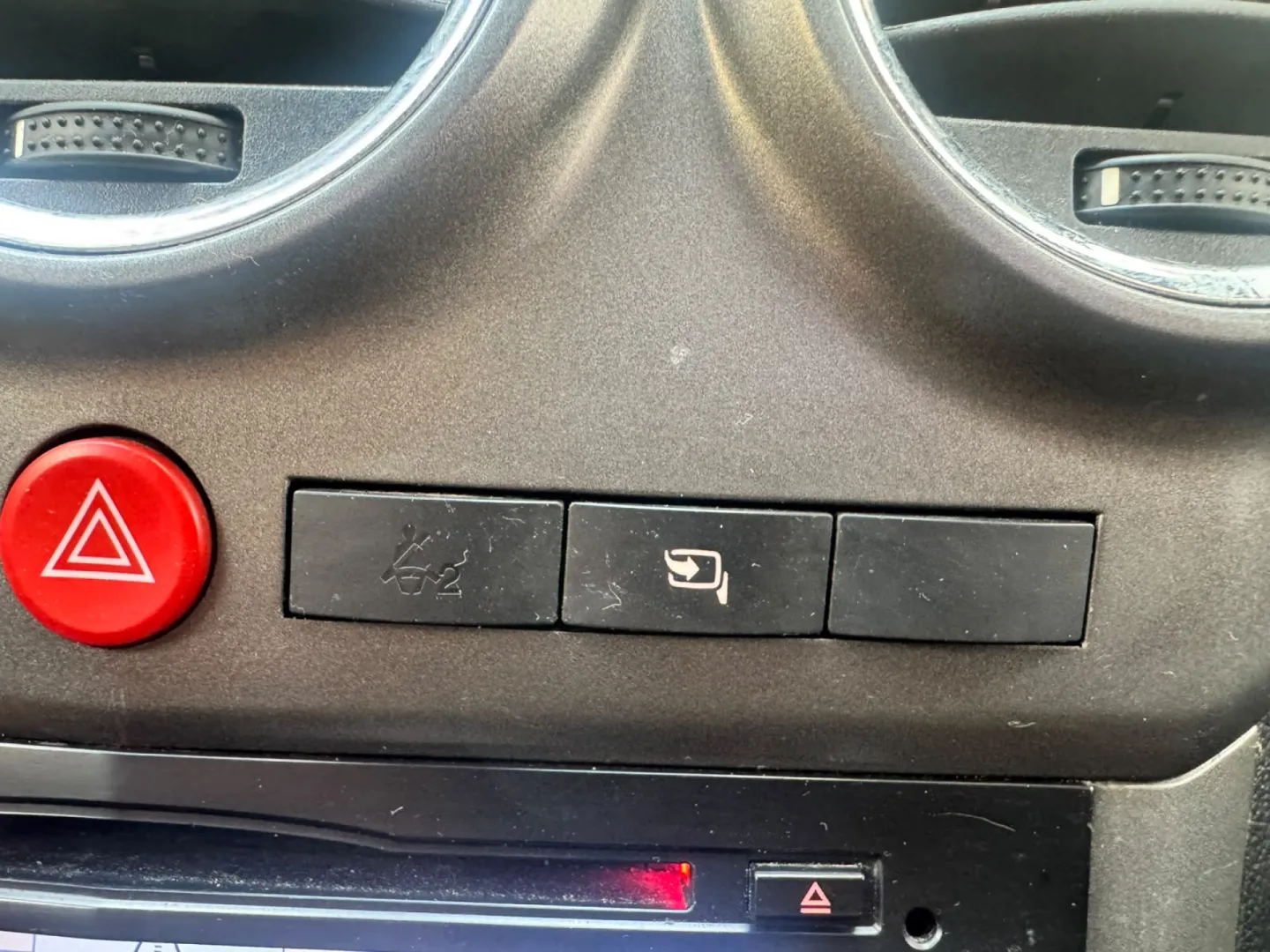 Cumpara/ Vinde online Opel Antara 2007 SH, la cel mai bun pret pentru tine!
