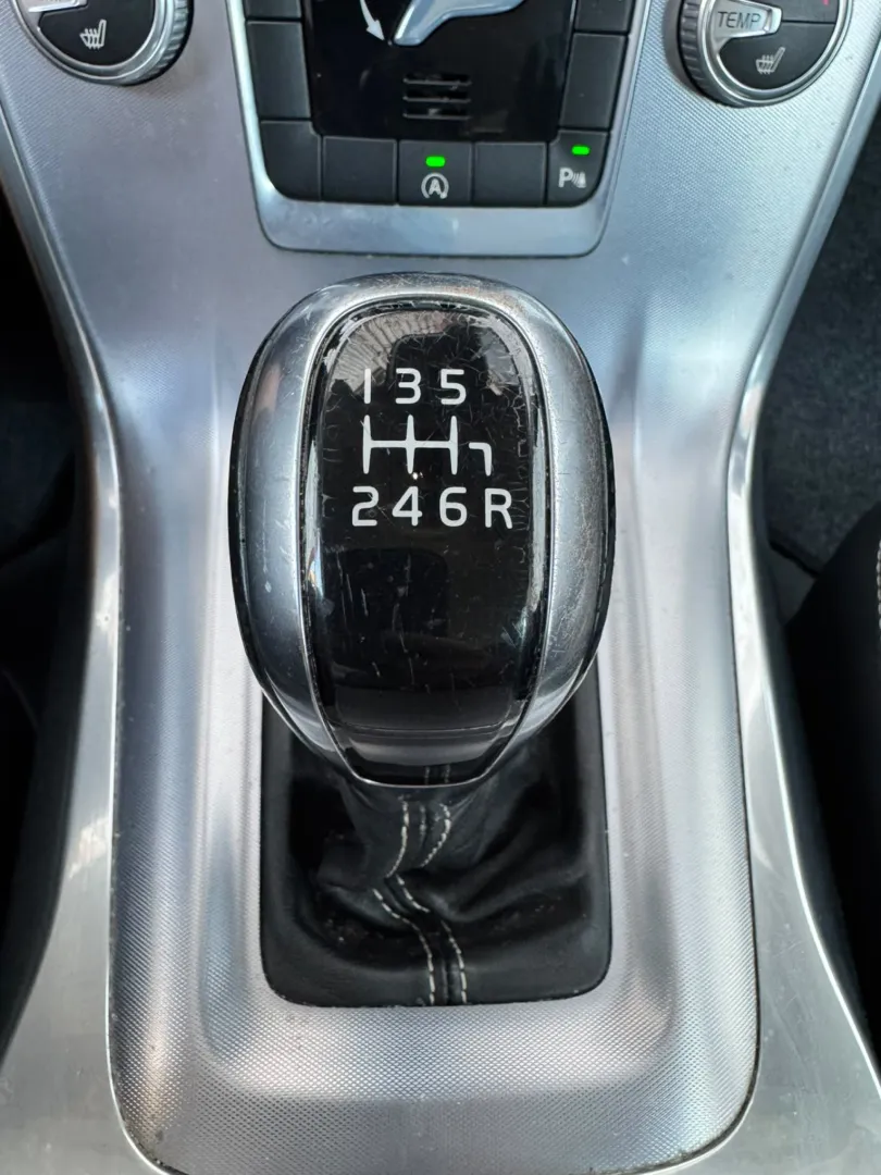 Cumpara/ Vinde online Volvo V70 2015 SH, la cel mai bun pret pentru tine!