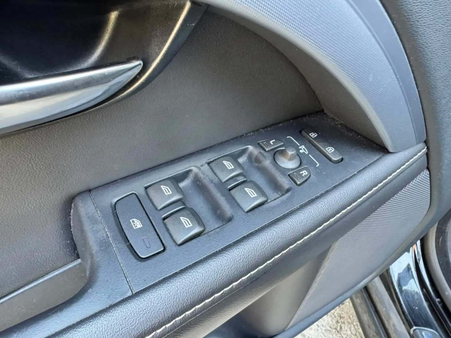 Cumpara/ Vinde online Volvo V70 2015 SH, la cel mai bun pret pentru tine!