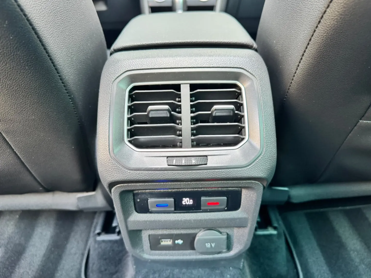 Cumpara/ Vinde online Volkswagen Tiguan 2016 SH, la cel mai bun pret pentru tine!