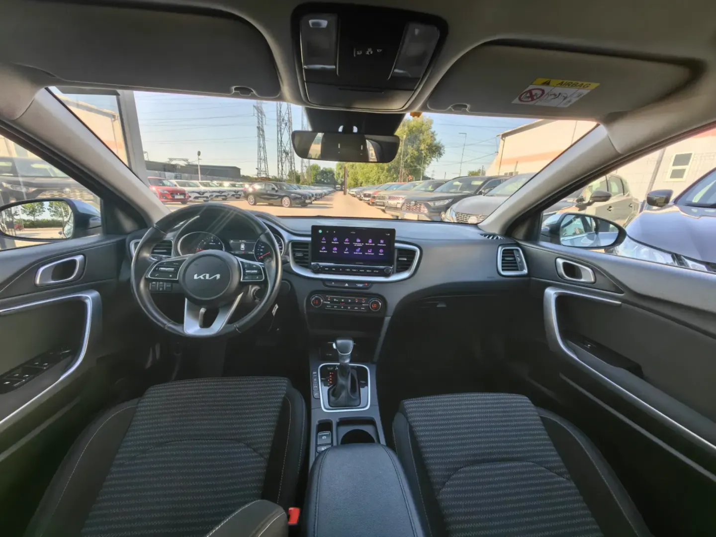 Cumpara/ Vinde online Kia Ceed 2024 SH, la cel mai bun pret pentru tine!