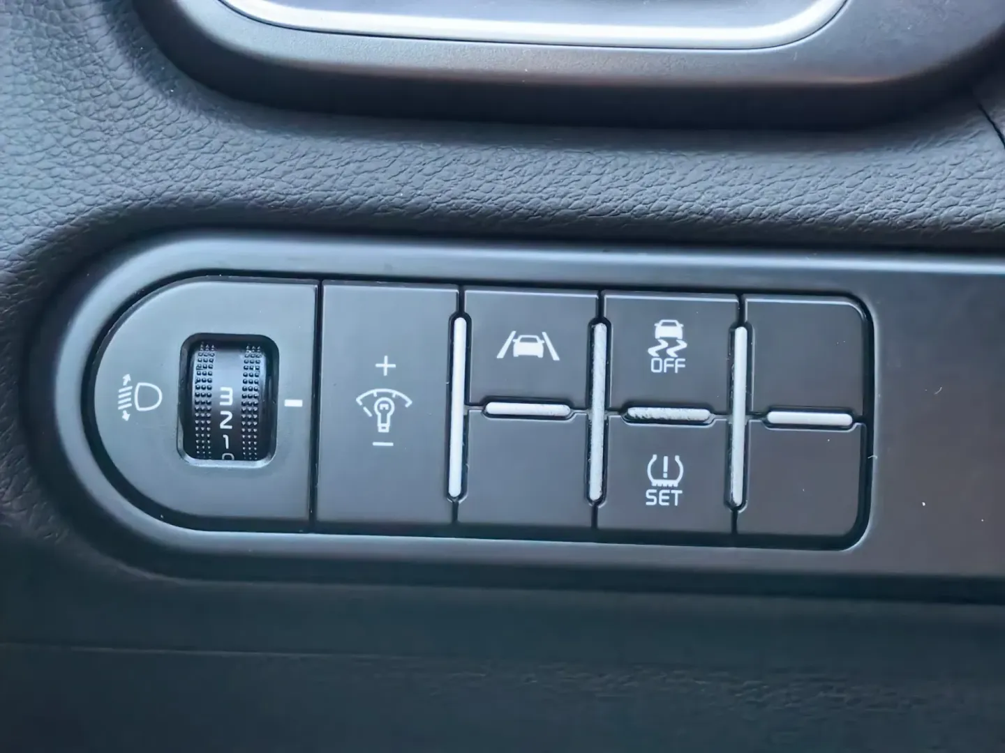 Cumpara/ Vinde online Kia Ceed 2024 SH, la cel mai bun pret pentru tine!