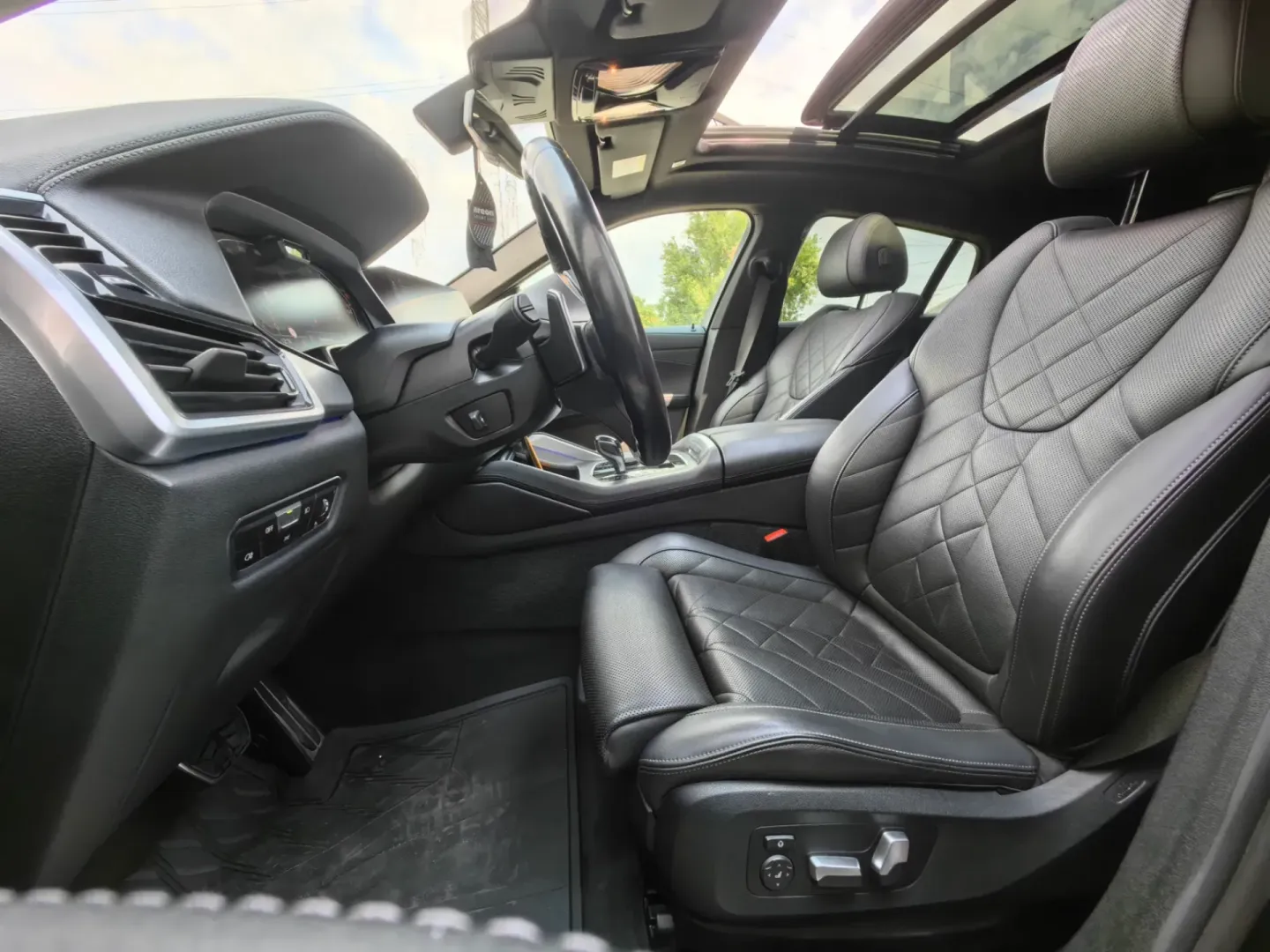 Cumpara/ Vinde online BMW X6 2023 SH, la cel mai bun pret pentru tine!