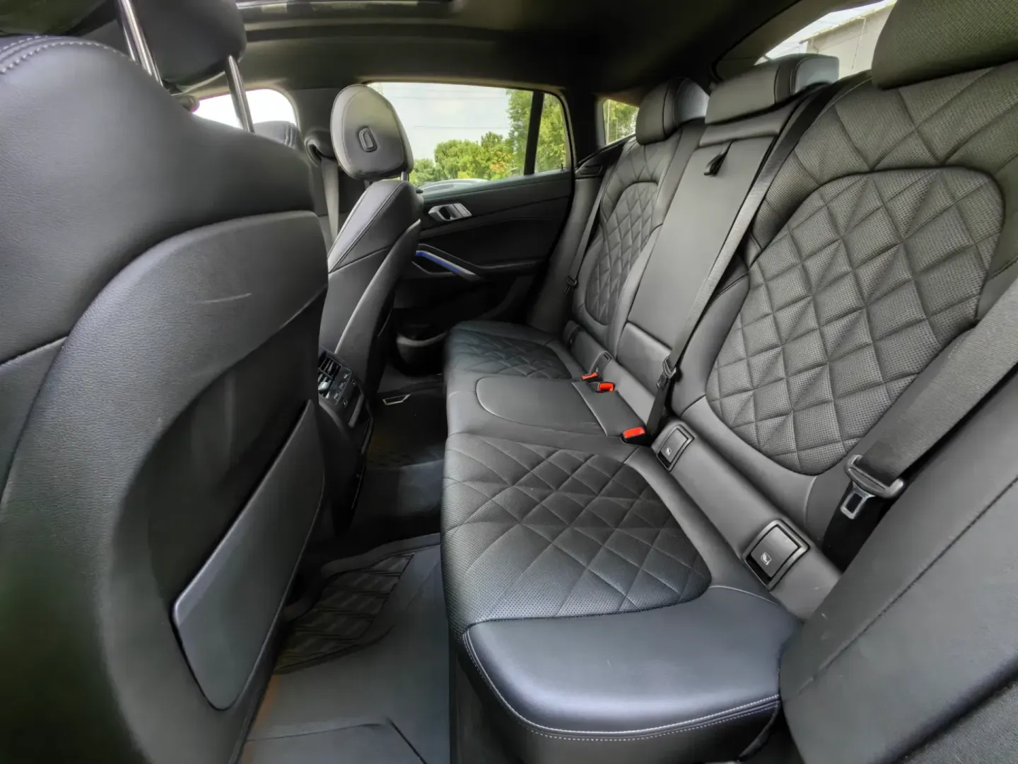 Cumpara/ Vinde online BMW X6 2023 SH, la cel mai bun pret pentru tine!