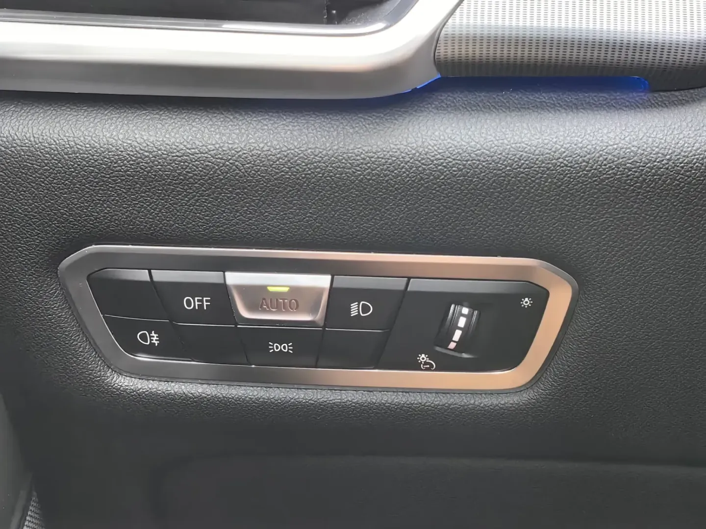 Cumpara/ Vinde online BMW X6 2023 SH, la cel mai bun pret pentru tine!