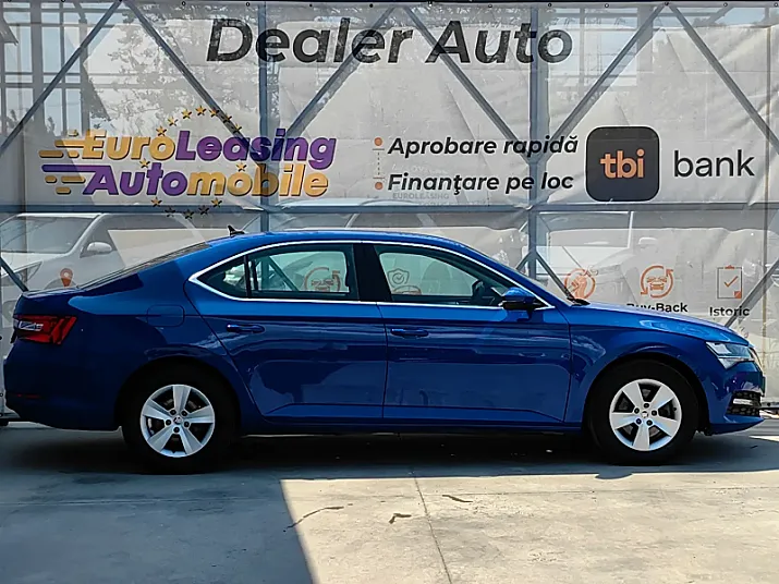 Cumpără / Vinde Skoda Superb 2023 SH, la cel mai bun pret pentru tine!