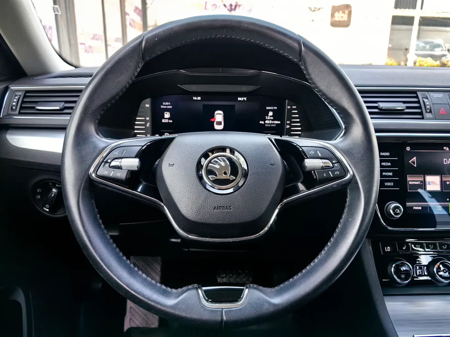 Cumpara/ Vinde online Skoda Superb 2023 SH, la cel mai bun pret pentru tine!