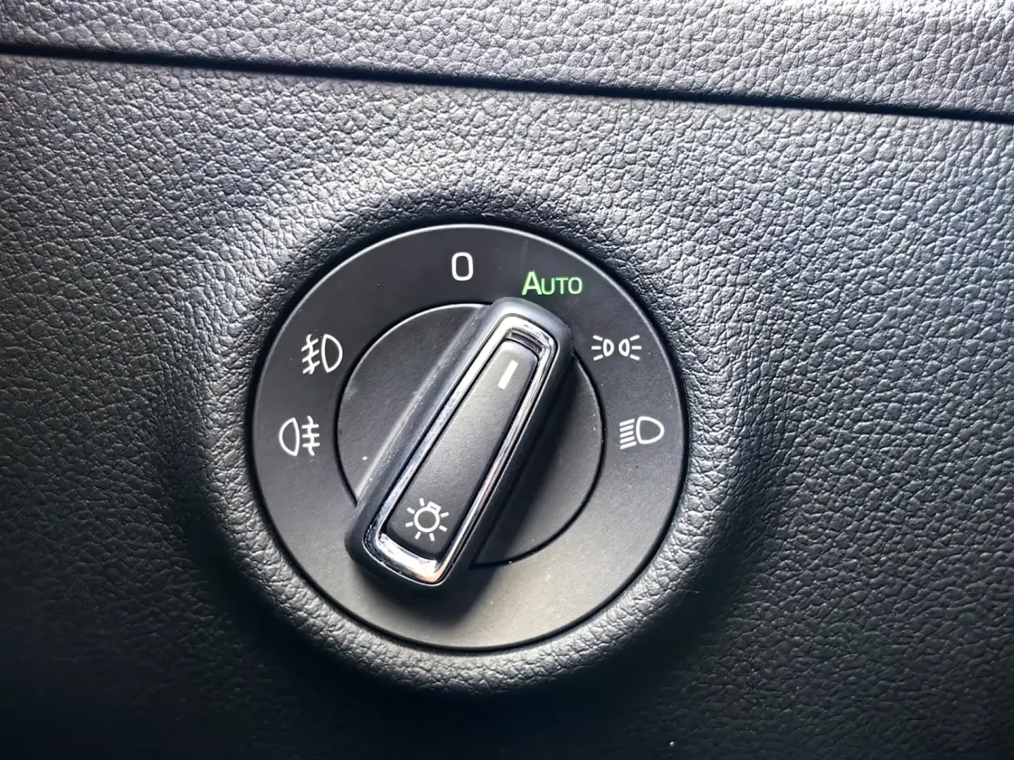 Cumpara/ Vinde online Skoda Superb 2023 SH, la cel mai bun pret pentru tine!