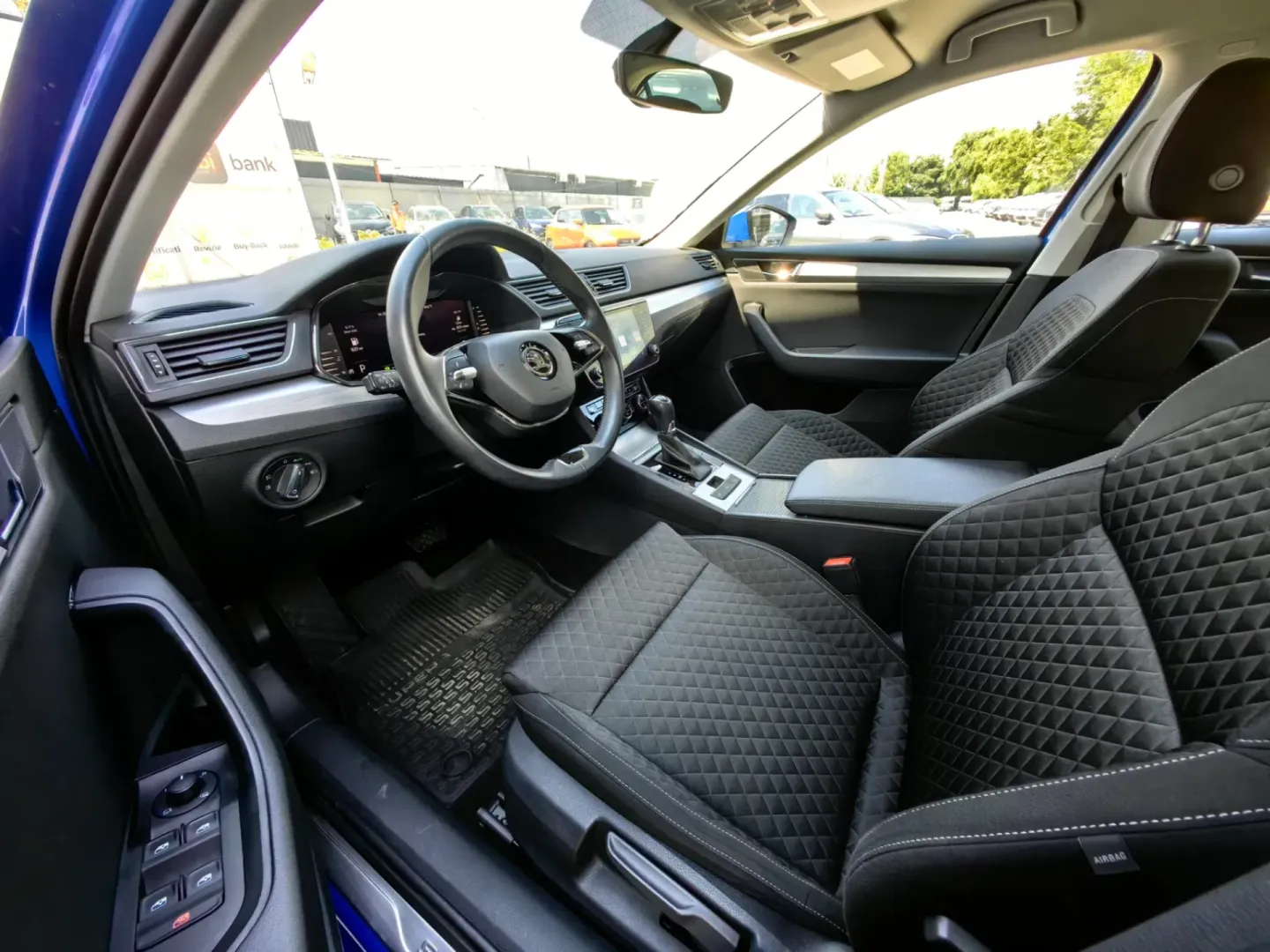 Cumpara/ Vinde online Skoda Superb 2023 SH, la cel mai bun pret pentru tine!