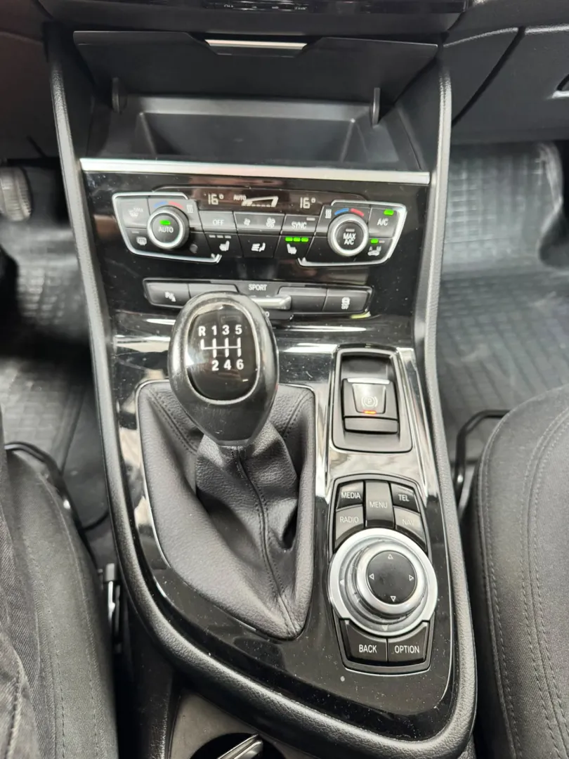 Cumpara/ Vinde online BMW 2 Series 2015 SH, la cel mai bun pret pentru tine!