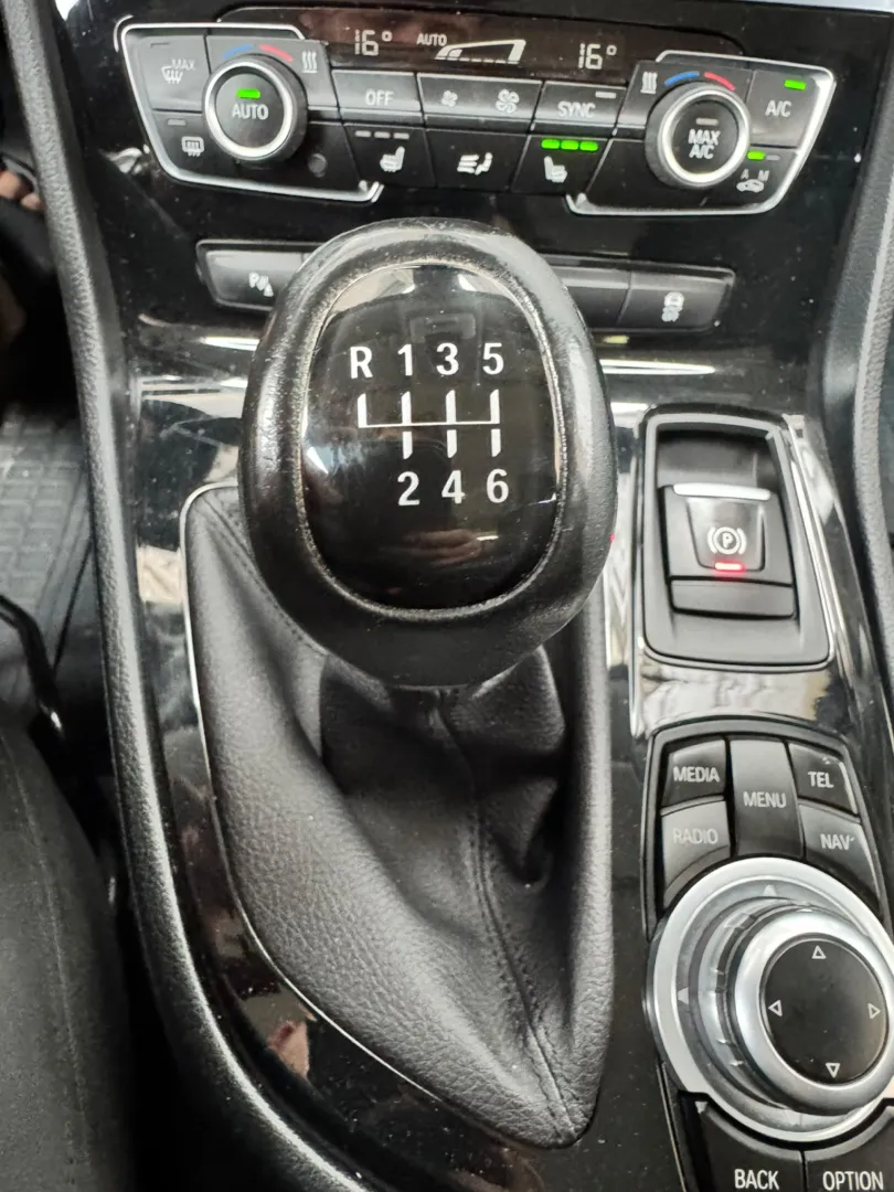 Cumpara/ Vinde online BMW 2 Series 2015 SH, la cel mai bun pret pentru tine!