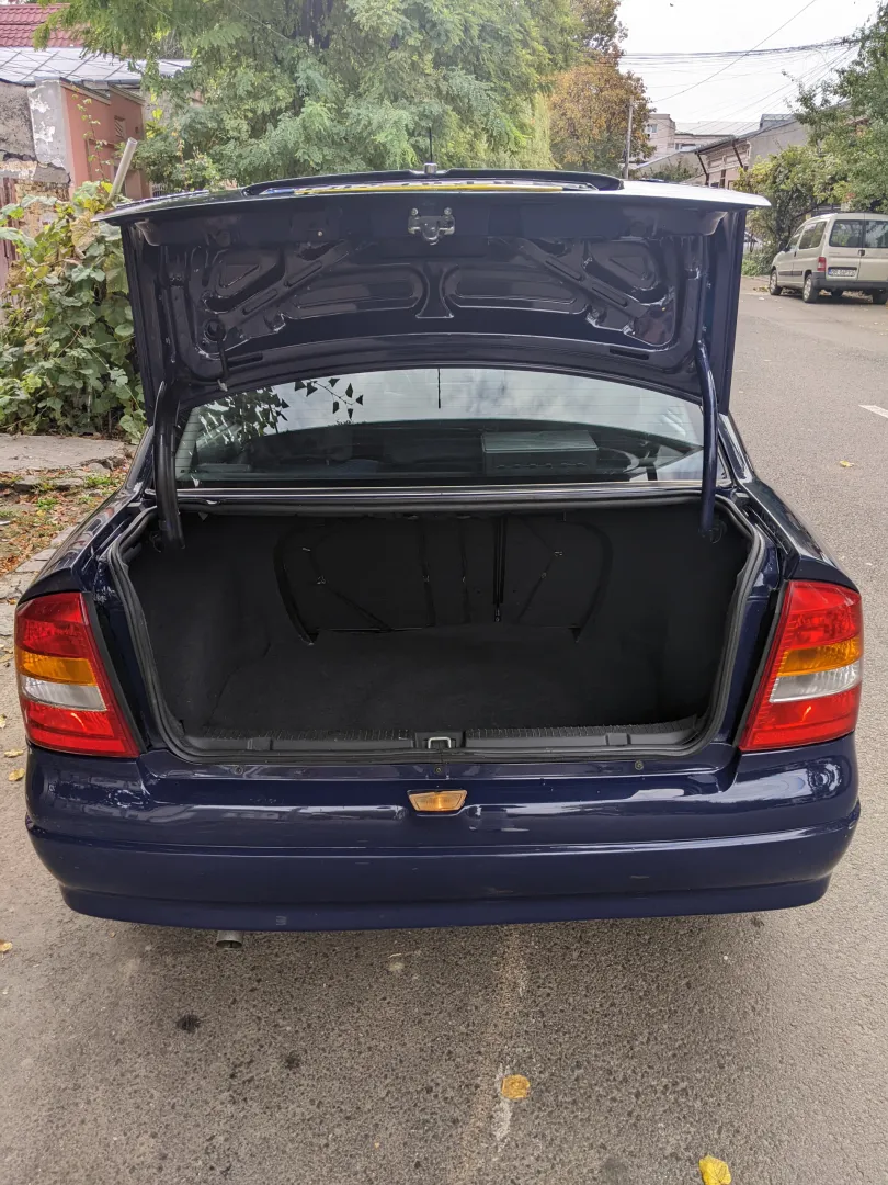 Cumpara/ Vinde online Opel Astra 2008 SH, la cel mai bun pret pentru tine!