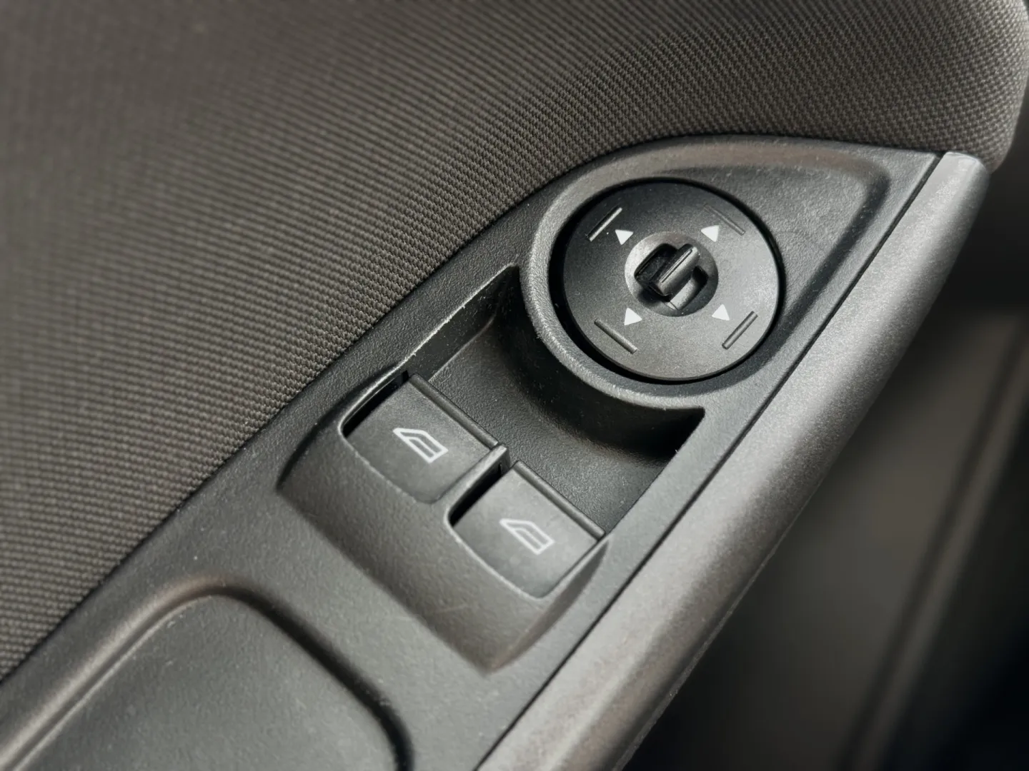 Cumpara/ Vinde online Ford Focus 2015 SH, la cel mai bun pret pentru tine!