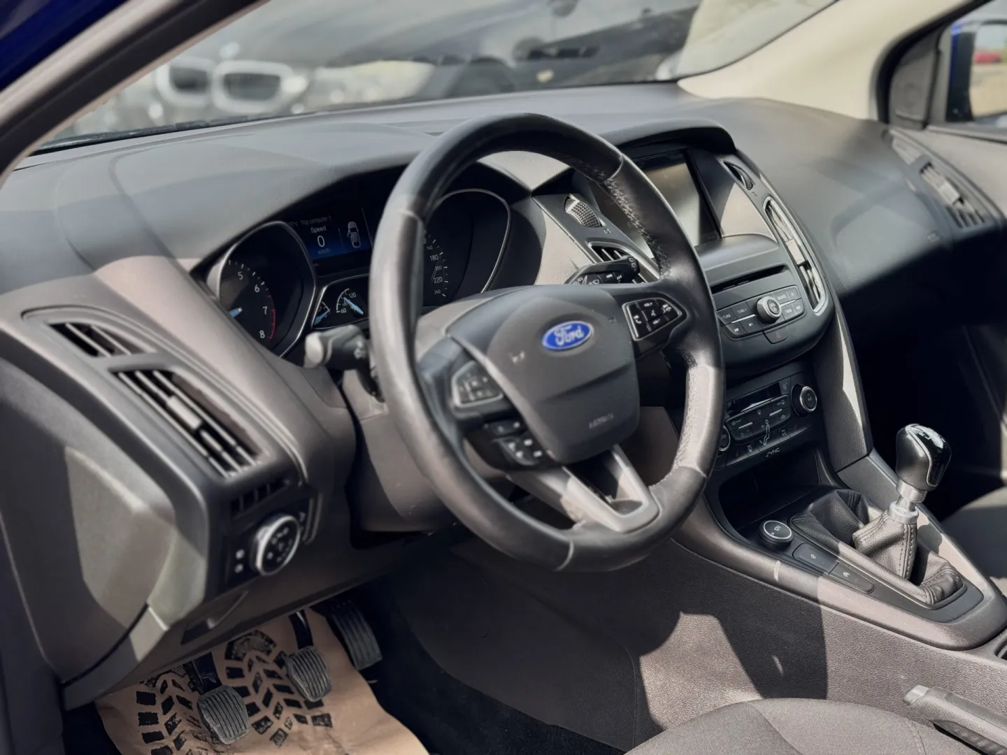Cumpara/ Vinde online Ford Focus 2015 SH, la cel mai bun pret pentru tine!