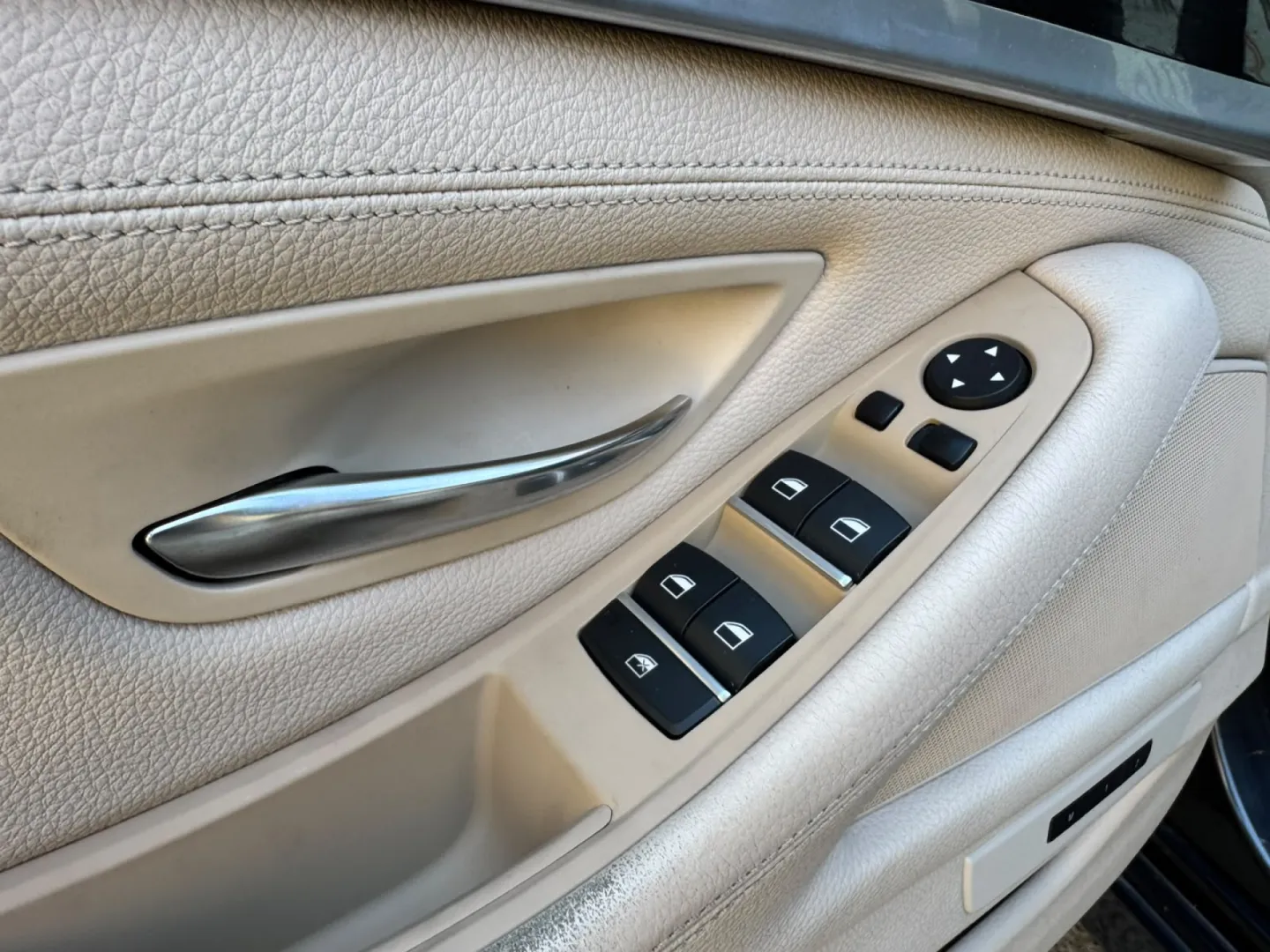 Cumpara/ Vinde online BMW 5 Series 2012 SH, la cel mai bun pret pentru tine!