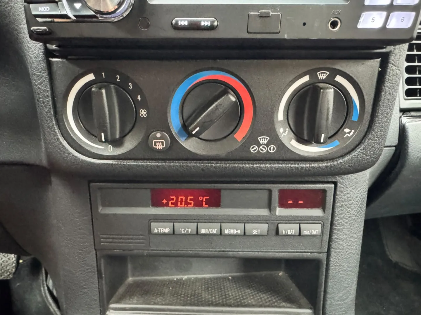 Cumpara/ Vinde online BMW 3 Series 1993 SH, la cel mai bun pret pentru tine!