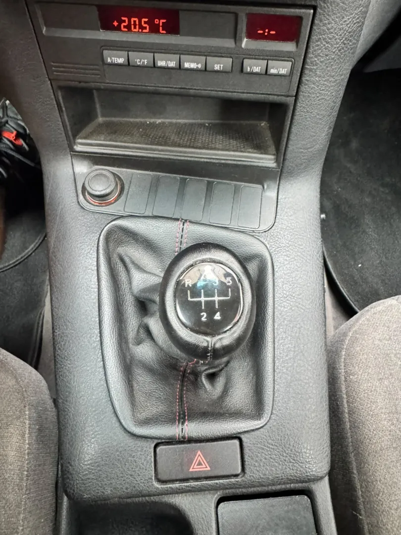 Cumpara/ Vinde online BMW 3 Series 1993 SH, la cel mai bun pret pentru tine!