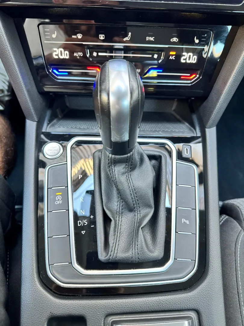 Cumpara/ Vinde online Volkswagen Passat 2021 SH, la cel mai bun pret pentru tine!
