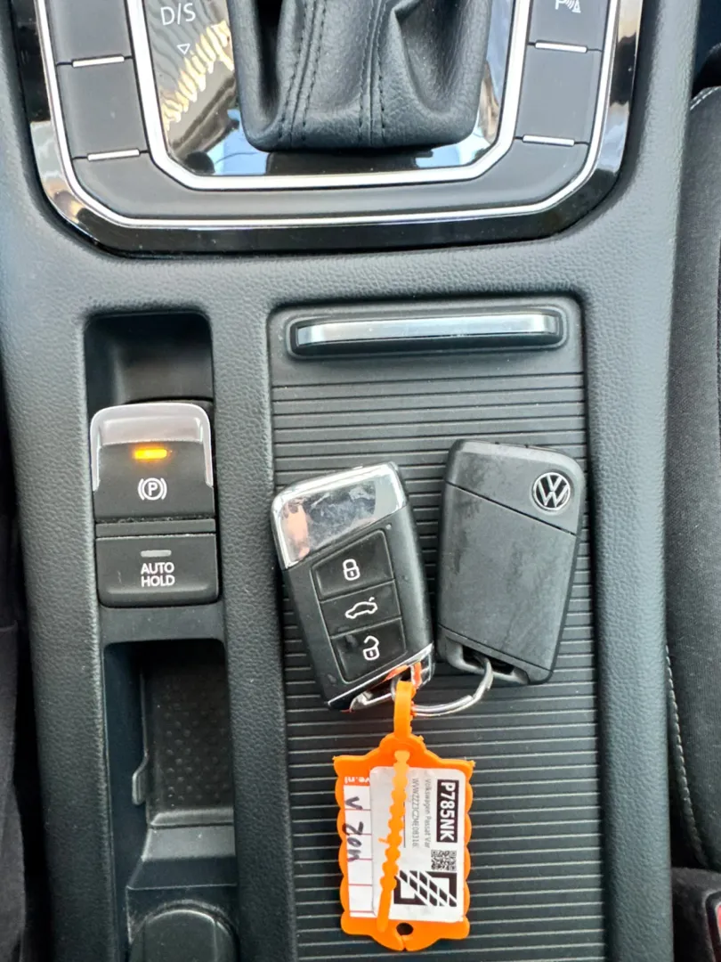 Cumpara/ Vinde online Volkswagen Passat 2021 SH, la cel mai bun pret pentru tine!